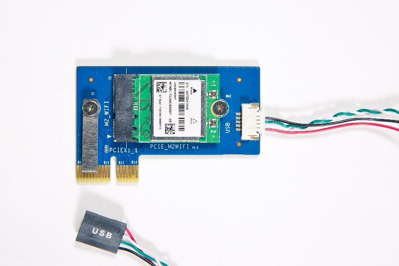 La scheda adattatore PCIe to M.2 Wifi per il computer All-In-One da 23,8 pollici supporta le esigenze del progetto.